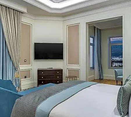 Отель Merit Royal Diamond &